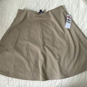 Tommy Hilfiger girls uniform skirt. Never worn new with tags.